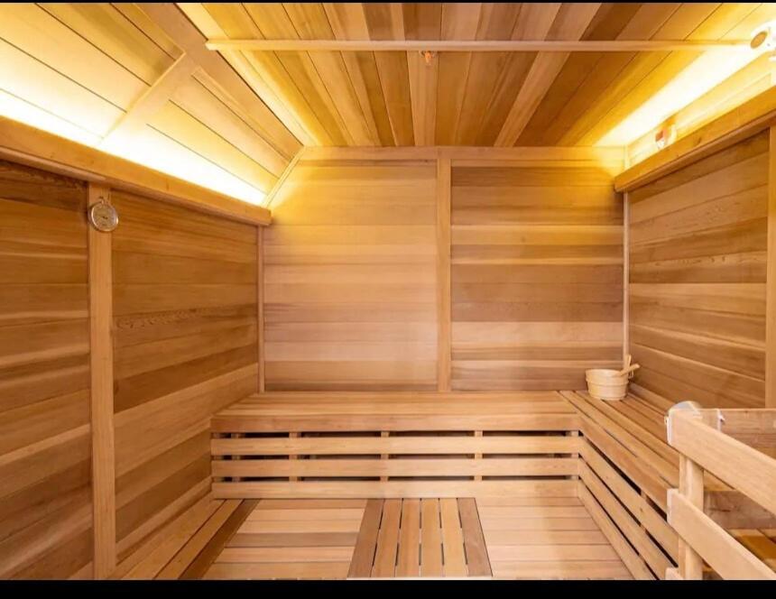 Fl 2br 2ba Hot Tubs Phenomenal Mountain Views Canmore