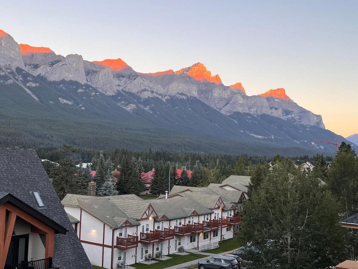 Apartment Fl 2br 2ba Hot Tubs Phenomenal Mountain Views Canmore